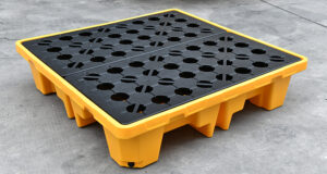 1300x1300x300 IBC spill containment pallet